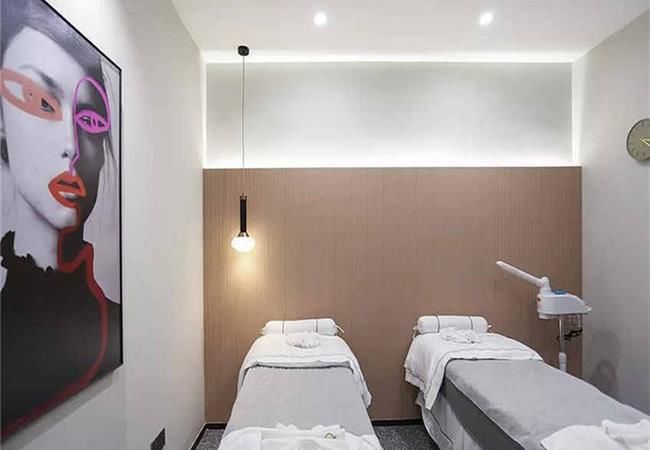 多元素的合肥美容店店面裝修設(shè)計